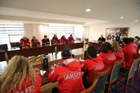 Baskan Ceretoglu Sengel, AKUT Selçuk Ekibiyle Bulustu