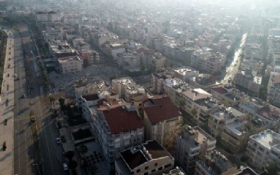 İskenderun'da depremin ardından sessizlik hakim