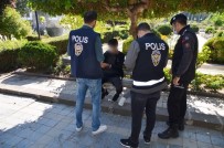 Üzerinden Çok Sayida Kimlik Ve Telefon Çikti