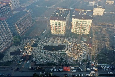 AB Komiseri Varhelyi'den Kahramanmaraş depremi açıklaması: Benim neslim böylesini görmedi