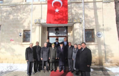 Baskan Pekmezci Ve Belediye Meclis Üyelerinden Sükran Ziyareti