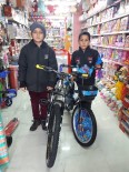 Bisiklet Paralarini AFAD'a Bagislayan Kardeslere 'Bisiklet' Sürprizi Haberi