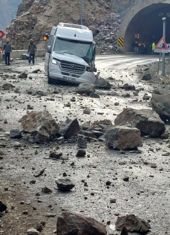 Artvin'de faciadan dönüldü: 4 yaralı!