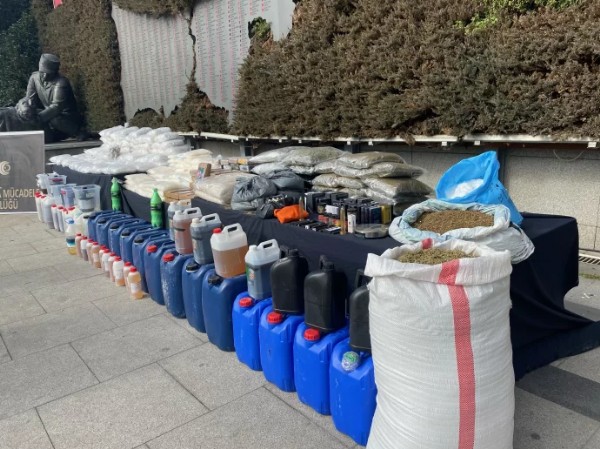 İstanbul'da uyuşturucu operasyonları: 1 ton 63 kilo ele geçirildi