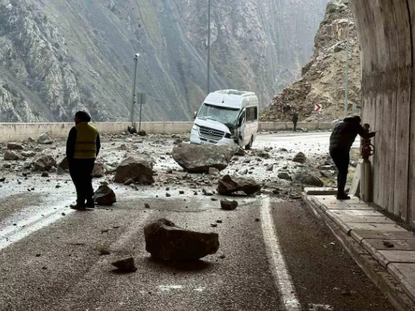 Artvin'de faciadan dönüldü: 4 yaralı!