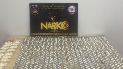 Kesan Otogari'nda Çok Sayida Sentetik Ecza Ile Yakalandilar