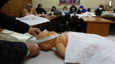 'Ölü Yikayicisi' Olarak Bilinen 'Gassallik' Meslegine Deprem Sonrasi Ilgi Artti