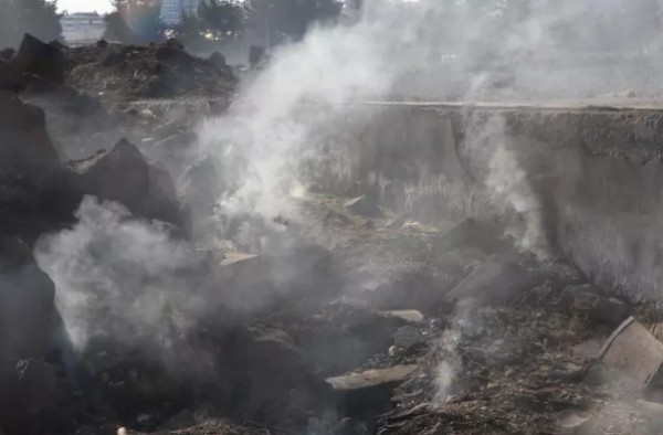 Diyarbakır’da deprem sonrası yerin altından çıkan duman 18 gündür tütüyor