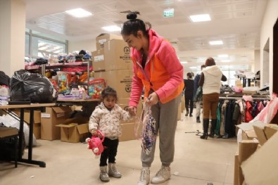 Depremlerin ardından 1.116.040 depremzede farklı illlerde misafir ediliyor