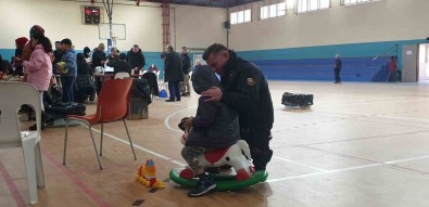 Manisa'ya Gelen Depremzede Sayisi 12 Bin 533