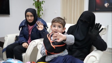 Enkazdan Yarali Kurtulan Depremzede Çocuklar, Denizli'de Anneleriyle Bulustu