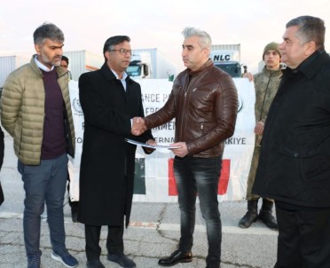 Pakistan'dan Depremzedeler Için Gelen 21 Tirlik Konvoy Malatya'ya Ulasti