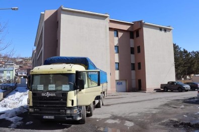 Tercan'da Depremzedelere Yardim Devam Ediyor