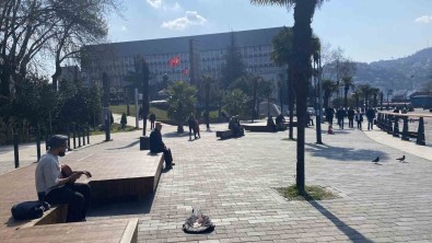 Yazdan Kalma Günü Yasadilar