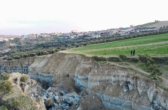 Depremden sonra oluştu: Arazi sahibi etkisinden çıkamadı