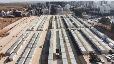 Adiyaman'da 300 Konteyner Ailelere Teslim Ediliyor