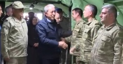 Bakan Akar, MSB Seyyar Sahra Hastanesinde incelemelerde bulundu