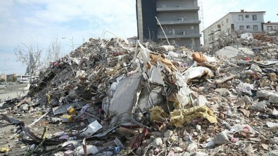 Kahramanmaraş merkezli depremlerde Malatya'da 3 bin 889 bina yıkıldı