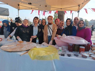 Depremzedeler Için Toplanan Paralar Kizilay Ve AFAD Hesaplarina Yatti