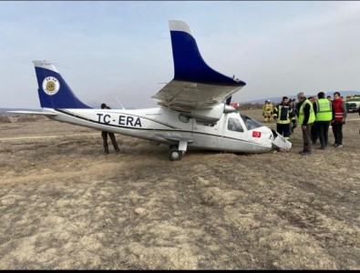Isparta'da Motoru Arizalanan Egitim Uçagi Zorunlu Inis Yapti Açiklamasi 2 Yarali