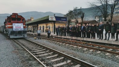 Odun Yüklü 20 Vagon Deprem Bölgesine Gitmek Üzere Yola Çikti