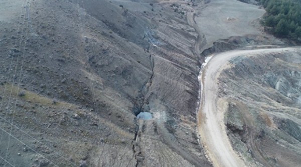 Dağların arasında fark edildi: Dehşete düşüren görüntüler havadan kaydedildi