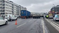  BÜYÜKÇEKMECE KAZA - Büyükçekmece'de TIR yolcu minibüsüne çarptı