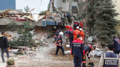 Depremde Enkaz Altinda Kalan Kuran Kursu Hocasinin Cansiz Bedenine Ulasildi