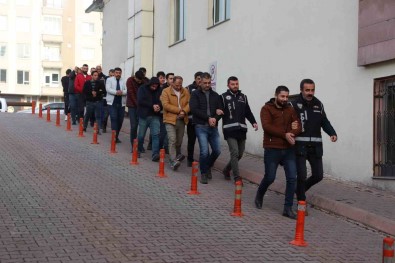 Es Zamanli 15 Adrese 'Kaçakçilik' Operasyonu Açiklamasi 10 Gözalti