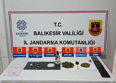 Gönen'de Uyusturucu Operasyonunda 4 Kisi Yakalandi