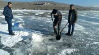 Kars'ta Balikçilarin Eskimo Usulü Balik Avi Kamerada Haberi