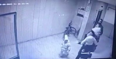 Kayseri'deki Depremde Vatandaslar Panikle Kendilerini Sokaga Atti