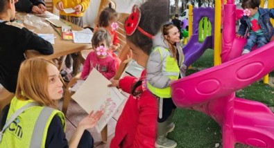 Nilperi Şahinkaya'dan anlamlı hareket!