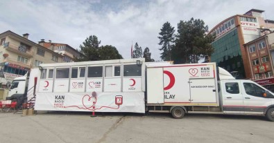 Tosya'da Depremzedeler Için 450 Ünite Kan Bagisi Yapildi