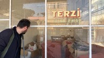 Vefat Eden Asirlik Terzinin Dükkaninda Sadece Ismi Kaldi