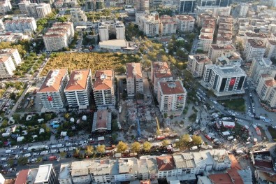 36 Kisiye Mezar Olan Apartman Davasinda Belediye Görevlileri Hakim Karsisinda
