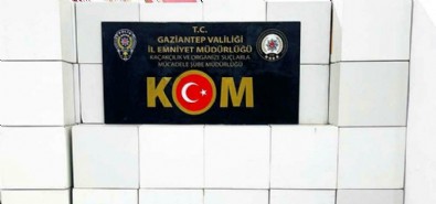 Gaziantep'te kaçakçılık operasyonu: Kamyonette 1,5 milyon makaron ele geçirildi .