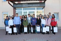 Kizlar Attigini Vurdu