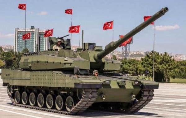 Füze kalkanlı 65 tonluk yerli tank: Türkiye'nin en büyük savaş gemisine yüklendi