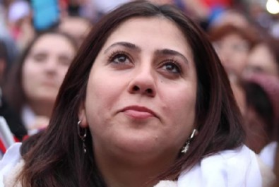 Başkan Erdoğan'dan Nazilli'de anlamlı jest: Genç kız gözyaşlarını tutamadı! Haberi