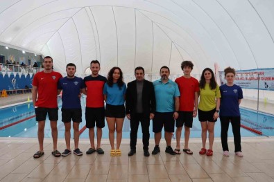 Izmit Belediyesi Ile Yüzme Ögrenen Minikler Sertifikalarina Kavustu