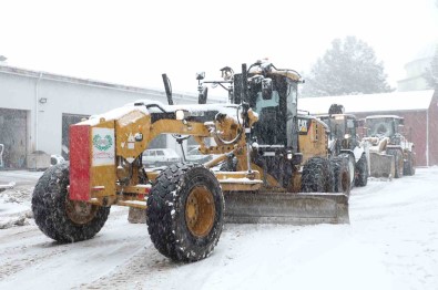 Yenisehir'de Karla Mücadele Baslatildi