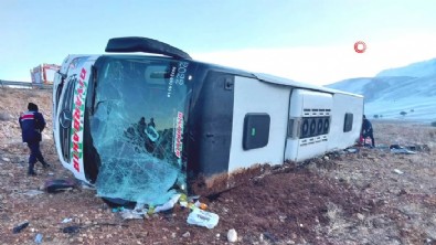 Afyon-Dinar'da otobüs kazası! Ölü ve yaralılar var Haberi