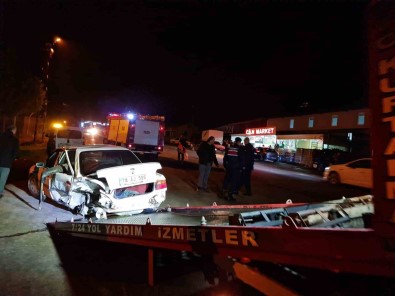 Alkollü Sürücü Çarpip Kaçti Açiklamasi 2'Si Çocuk 5 Yarali