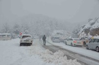 Antalya-Konya Karayolunda Yogun Kar Yagisi Sürücülere Zor Anlar Yasatiyor