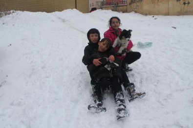 Bayburt'ta Kar Nedeniyle Yariyil Tatili Bir Gün Uzatildi Okullar Tatil Edildi