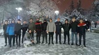 Burdur'da Beklenen Kar Yagdi, Ögrenciler Sokaga Döküldü