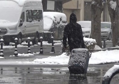 Gaziantep'te Kar Yagisi Etkisini Sürdürüyor