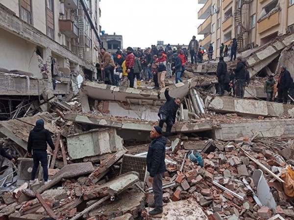 Türkiye'de 10 ili vuran deprem dünya basınında: 1939'dan bu yana en büyüğü