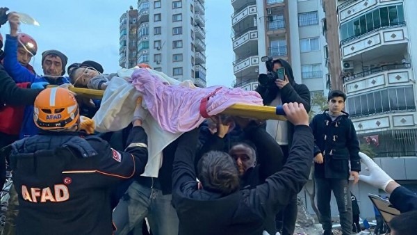 Türkiye'de 10 ili vuran deprem dünya basınında: 1939'dan bu yana en büyüğü